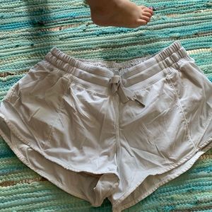 Lululemon hotty hot shorts size 6